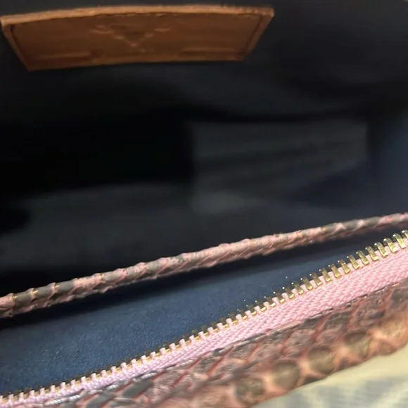 Taxidermy python bag - Picture 6 of 8